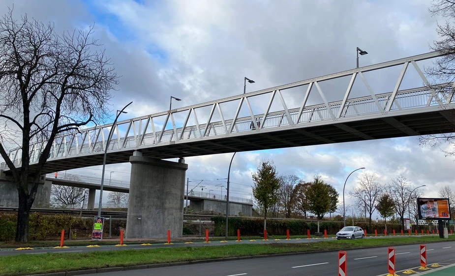 Foto der Brücke von unten fotografiert